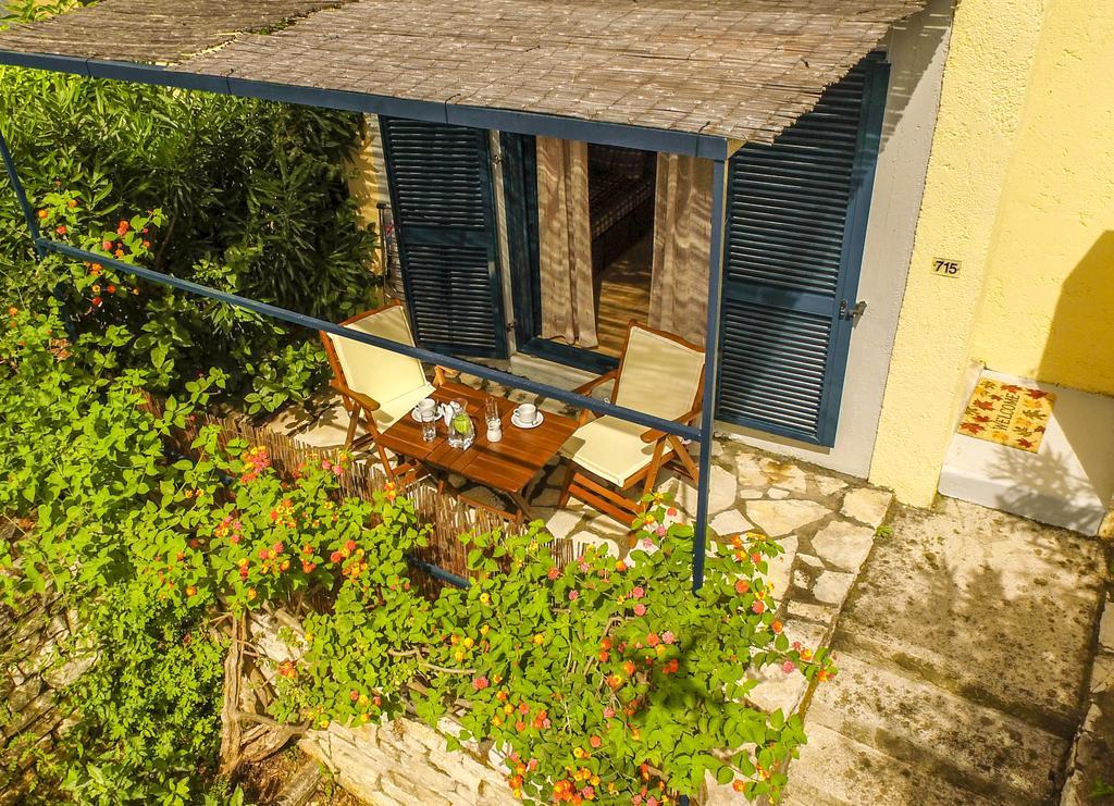 Manto On The Beach Apartments Barbati Exterior foto
